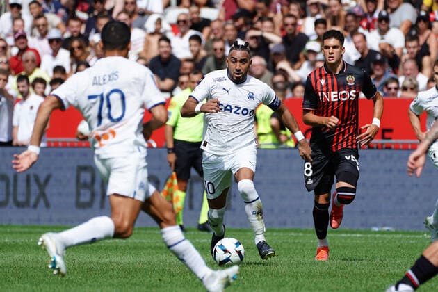 Dimitri Payet (Olympique de Marseille) - Rares Ilie (OGC Nice) FOOTBALL : OGC Nice vs Olympique de Marseille - Ligue 1 Uber Eats - Nice - 28 08 2022 NorbertScanella Panoramic 