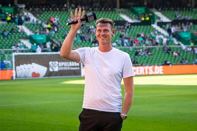 GER, 1.FBL, SV Werder Bremen vs Eintracht Frankfurt 28.08.2022, wohninvest WESERSTADION, GER, 1.FBL, SV Werder Bremen vs Eintracht Frankfurt im Bild Tim Borowski (ehemals Werder Bremen) ist Interviewpartner beim Streamingdienst DAZN,
