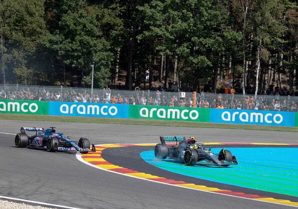 FORMULA 1 ROLEX BELGIAN GRAND PRIX 2022 28.08.2022, Circuit de Spa-Francorchamps, Spa-Franchorchamps, FORMULA 1 ROLEX BELGIAN GRAND PRIX 2022 , im Bild Unfall zwischen Fernando Alonso (ESP), Alpine F1 Team und Lewis Hamilton (GBR), Mercedes-AMG Petronas Formula One Team