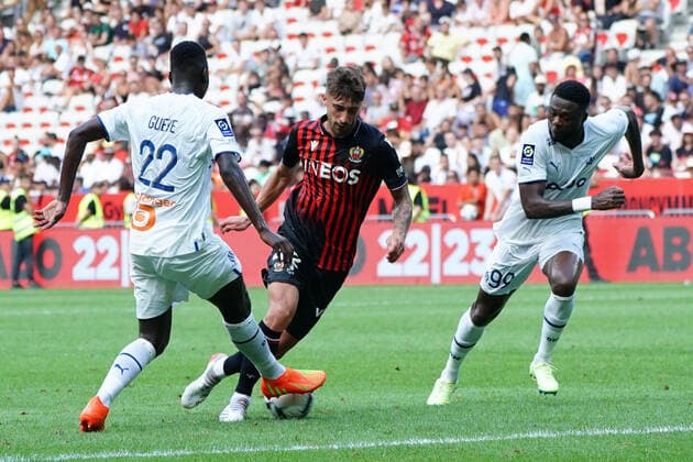 Mattia Viti (OGC Nice) - Chancel Mbemba (Olympique de Marseille) - Pape Gueye (Olympique de Marseille) FOOTBALL : OGC Nice vs Olympique de Marseille - Ligue 1 Uber Eats - Nice - 28 08 2022 NorbertScanella Panoramic 