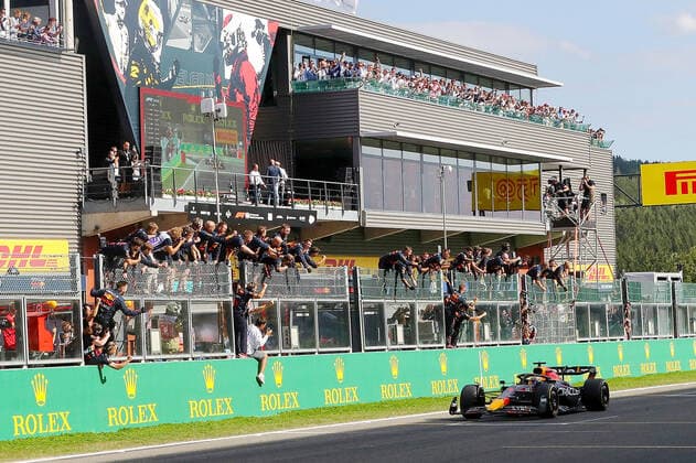 FORMULA 1 ROLEX BELGIAN GRAND PRIX 2022 28.08.2022, Circuit de Spa-Francorchamps, Spa-Franchorchamps, FORMULA 1 ROLEX BELGIAN GRAND PRIX 2022 , im Bild Zieldurchfahrt von Sieger Max Verstappen (NEL), Oracle Red Bull Racing