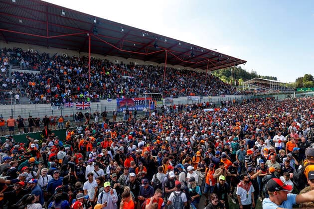 Fan, track, piste, during the Formula 1 Rolex Belgian Grand Prix 2022, 14th round of the 2022 FIA Formula One World Championship, WM, Weltmeisterschaft from August 26 to 28, 2022 on the Circuit de Spa-Francorchamps, in Francorchamps, Belgium - F1 - BELGIAN GRAND PRIX 2022 DPPI Panoramic  _F2_6722