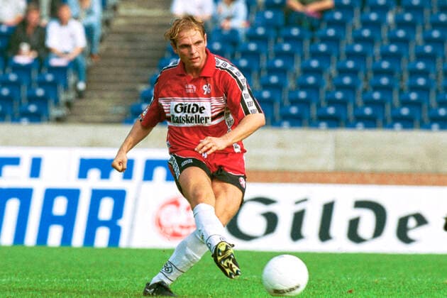Aus 2. BL Saison 2000 01 Hannover 96 - SSV Reutlingen 5:1 am 01.10.2000. Im Foto: Han96 Spieler Mirko Ullmann *** From 2 BL season 2000 01 Hannover 96 SSV Reutlingen 5 1 on 01 10 2000 In photo Han96 player Mirko Ullmann