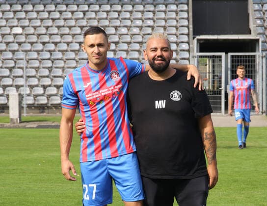 Regionallioga West, Saison 2022 - 2023, Fototermin Wuppertaler SV, 31.08.2022 -- Kevin Pytlik ( links ) und Marcello Volk ( Zeugwart) beide Wuppertaler SV