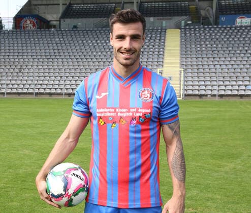 Regionallioga West, Saison 2022 - 2023, Fototermin Wuppertaler SV, 31.08.2022 -- Moritz Montag ( Wuppertaler SV ) Porträt mit Ball
