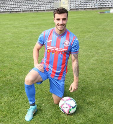 Regionallioga West, Saison 2022 - 2023, Fototermin Wuppertaler SV, 31.08.2022 -- Moritz Montag ( Wuppertaler SV ) Porträt mit Ball