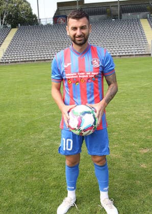 Regionallioga West, Saison 2022 - 2023, Fototermin Wuppertaler SV, 31.08.2022 -- Kevin Rodrigues Pires ( Wuppertaler SV ) Porträt mit Ball