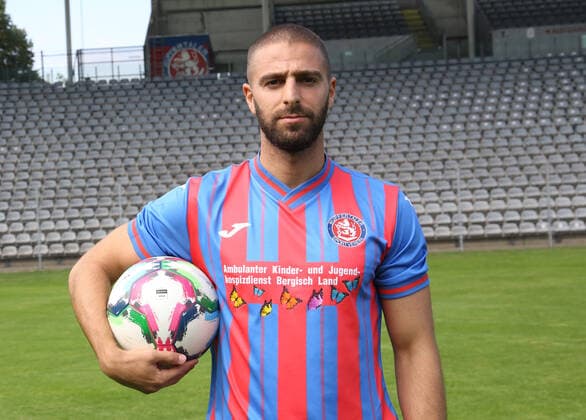 Regionallioga West, Saison 2022 - 2023, Fototermin Wuppertaler SV, 31.08.2022 -- Serhat- Semih Güler ( Wuppertaler SV ) Porträt mit Ball