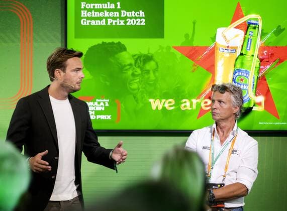 2022-08-31 11:20:10 ZANDVOORT - Giedo van der Garde and Jan Lammers during a press meeting at the Zandvoort circuit, in the run-up to the Grand Prix (GP). The GP took place last year in a modified form due to the corona measures. This year, up to 110,000 visitors a day are expected. ANP REMKO DE WAAL netherlands out - belgium out Zandvoort xVIxxIVx