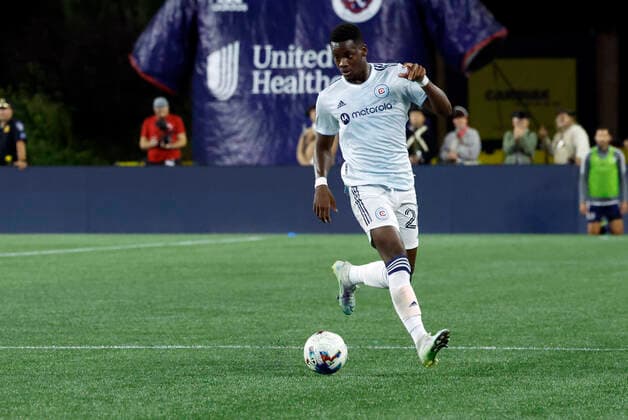 FOXBOROUGH, MA - AUGUST 31: Chicago Fire FC center forward Jhon Duran (26) looks up field during a match between the New England Revolution and the Chicago Fire FC on August 31, 2022, at Gillette Stadium in Foxborough, Massachusetts. (Photo by Fred Kfoury III Icon Sportswire) SOCCER: AUG 31 MLS, Fussball Herren, USA - Chicago Fire at New England Revolution Icon482220831012