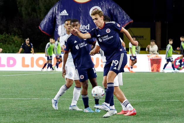 FOXBOROUGH, MA - AUGUST 31: New England Revolution midfielder Noel Buck (29) during a match between the New England Revolution and the Chicago Fire FC on August 31, 2022, at Gillette Stadium in Foxborough, Massachusetts. (Photo by Fred Kfoury III Icon Sportswire) SOCCER: AUG 31 MLS, Fussball Herren, USA - Chicago Fire at New England Revolution Icon482220831020