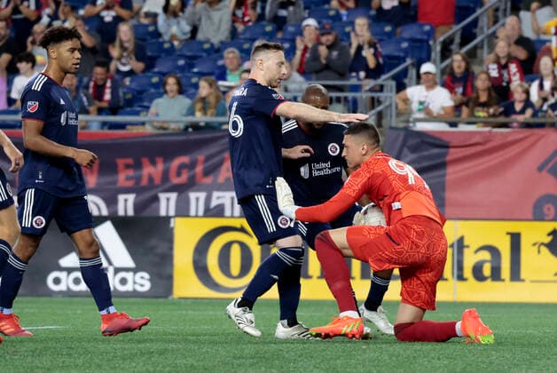 FOXBOROUGH, MA - AUGUST 31: New England Revolution midfielder Tommy McNamara (26) congratulates goalkeeper Djordje Petrovic (99) after a penalty kick save during a match between the New England Revolution and the Chicago Fire FC on August 31, 2022, at Gillette Stadium in Foxborough, Massachusetts. (Photo by Fred Kfoury III Icon Sportswire) SOCCER: AUG 31 MLS, Fussball Herren, USA - Chicago Fire at New England Revolution Icon482220831004