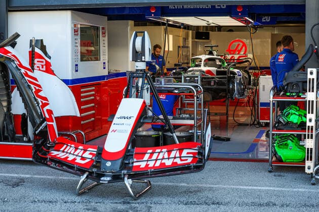 Haas F1 Team VF-22 Ferrari, Mechanical detail in the garage, box, during the Formula 1 Heineken Dutch Grand Prix 2022, 15th round of the 2022 FIA Formula One World Championship, WM, Weltmeisterschaft from September 2 to 4, 2022 on the Zandvoort Circuit, in Netherlands, Belgium - F1 - DUTCH GRAND PRIX 2022 DPPI Panoramic  20220901_G00D8532