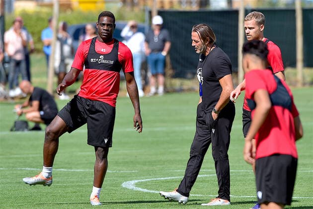 Sport Themen der Woche KW35 Riddes, 01.09.2022, Football Credit Suisse Super League, FC Sion, Mario Balotelli, Gaetan Karlen & Paolo Tramezzani