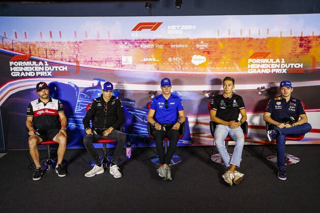 BOTTAS Valtteri (fin), Alfa Romeo F1 Team ORLEN C42, OCON Esteban (fra), Alpine F1 Team A522, SCHUMACHER Mick (ger), Haas F1 Team VF-22 Ferrari, RUSSELL George (gbr), Mercedes AMG F1 Team W13, VERSTAPPEN Max (ned), Red Bull Racing RB18, portrait, press conference, PK, Pressekonferenz during the Formula 1 Heineken Dutch Grand Prix 2022, 15th round of the 2022 FIA Formula One World Championship, WM, Weltmeisterschaft from September 2 to 4, 2022 on the Zandvoort Circuit, in Netherlands, Belgium - F1 - DUTCH GRAND PRIX 2022 DPPI Panoramic 00122035__V2_3744.JPG_
