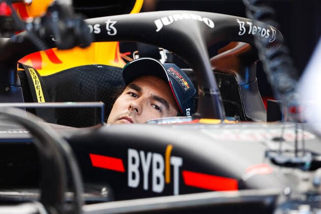 PEREZ Sergio (mex), Red Bull Racing RB18, portrait during the Formula 1 Heineken Dutch Grand Prix 2022, 15th round of the 2022 FIA Formula One World Championship, WM, Weltmeisterschaft from September 2 to 4, 2022 on the Zandvoort Circuit, in Netherlands, Belgium - F1 - DUTCH GRAND PRIX 2022 DPPI Panoramic  00122035__V2_4015