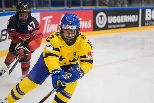 220901 Maja NylÃ n-Persson of Sweden during the 2022 IIHF Women s World Championship, WM, Weltmeisterschaft quarterfinal game between Canada and Sweden on September 1, 2022 in Herning. Photo: Johanna Lundberg BILDBYRAN kod JL JL0299 bbeng ishockey Ice hockey, Eishockey vm dam 2022 iihf womens world championship dam vm ishockey vm sverige sweden canada kanada quarterfinal kvartsfinal Copyright: JOHANNAxLUNDBERG BB220901JL045