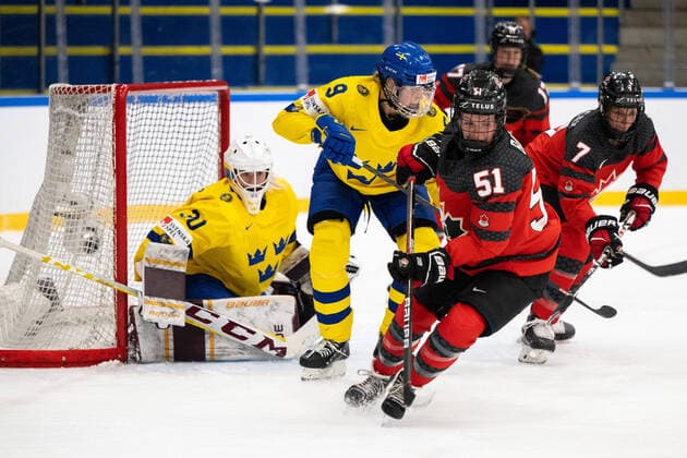 220901 Goaltender Emma Söderberg, Jessica Adolfsson of Sweden and Victoria Bach of Canada during the 2022 IIHF Women s World Championship, WM, Weltmeisterschaft quarterfinal game between Canada and Sweden on September 1, 2022 in Herning. Photo: Johanna Lundberg BILDBYRAN kod JL JL0299 bbeng ishockey Ice hockey, Eishockey vm dam 2022 iihf womens world championship dam vm ishockey vm sverige sweden canada kanada quarterfinal kvartsfinal Copyright: JOHANNAxLUNDBERG BB220901JL047