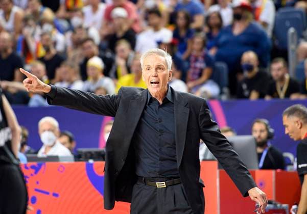 Trainer Gordon HERBERT (GER), Gestik, Geste Frankreich (FRA) - Deutschland (GER), Vorrunde Gruppe B, am 01.09.2022 in Koeln. Basketball Europameisterschaft EuroBasket 2022 in Deutschland, vom 01.09. - 18.09.2022. Â