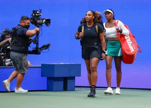 Serena Williams und Venus Williams, Damen Doppel Tennis - US Open 2022 - Grand Slam - Billie Jean King Tennis Center - New York - New York - USA - 1 September 2022. Copyright: xJuergenxHasenkopfx