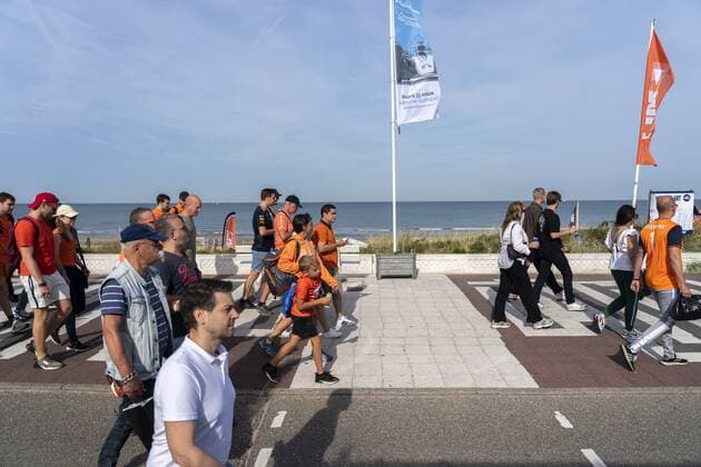 ZANDVOORT - Visitors on their way to the Zandvoort circuit where the F1 Grand Prix of the Netherlands will be held this weekend. ANP JEROEN JUMELET xVIxANPxSportx xxANPxIVx