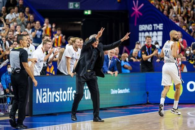 Basketball Köln 01.09.2022 Eurobasket 2022 Vorrunde Frankreich (FRA) - Deutschland (GER) Gordon Herbert (Deutschland, Bundestrainer)