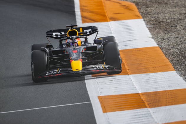 01 VERSTAPPEN Max (nld), Red Bull Racing RB18, action during the Formula 1 Heineken Dutch Grand Prix 2022, 15th round of the 2022 FIA Formula One World Championship, WM, Weltmeisterschaft from September 2 to 4, 2022 on the Zandvoort Circuit, in Netherlands, Belgium - F1 - DUTCH GRAND PRIX 2022 DPPI Panoramic  00122035__V2_4266.JPG_