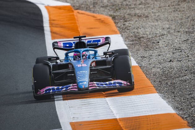 14 ALONSO Fernando (spa), Alpine F1 Team A522, action during the Formula 1 Heineken Dutch Grand Prix 2022, 15th round of the 2022 FIA Formula One World Championship, WM, Weltmeisterschaft from September 2 to 4, 2022 on the Zandvoort Circuit, in Netherlands, Belgium - F1 - DUTCH GRAND PRIX 2022 DPPI Panoramic  00122035__V2_4385.JPG_
