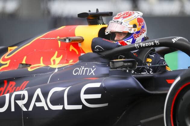 ZANDVOORT - Max Verstappen (Oracle Red Bull Racing) in his car after stalling during the 1st free practice session ahead of the F1 Grand Prix of the Netherlands at Circuit van Zandvoort on September 2, 2022 in Zandvoort, Netherlands. ANP SEM VAN DER WAL F1 Grand Prix of The Netherlands - Practice 1 2022 xVIxANPxSportx xxANPxIVx