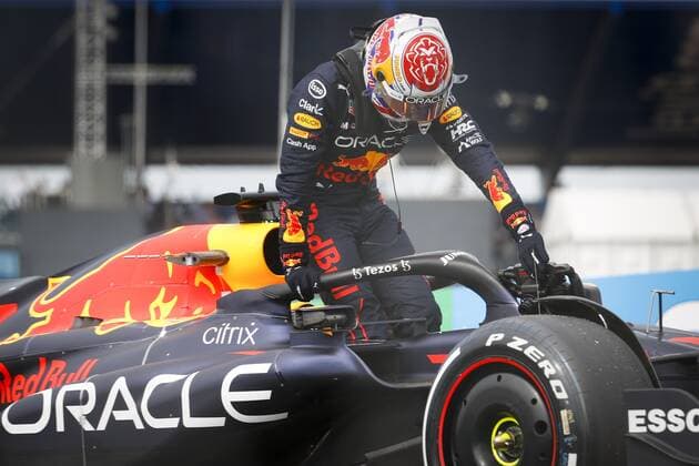 ZANDVOORT - Max Verstappen (Oracle Red Bull Racing) in his car after stalling during the 1st free practice session ahead of the F1 Grand Prix of the Netherlands at Circuit van Zandvoort on September 2, 2022 in Zandvoort, Netherlands. ANP SEM VAN DER WAL F1 Grand Prix of The Netherlands - Practice 1 2022 xVIxANPxSportx xxANPxIVx