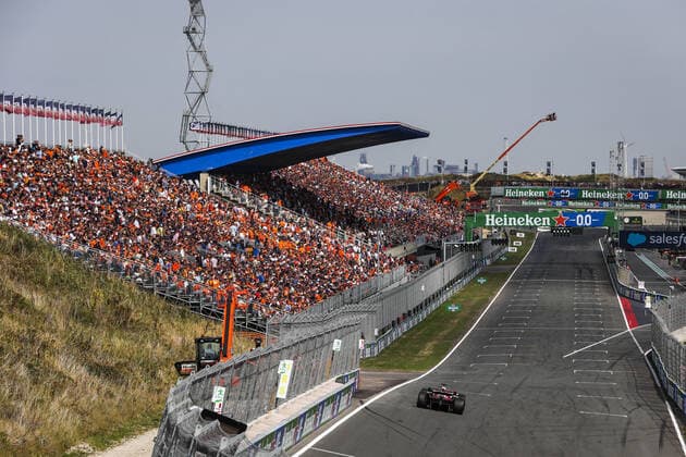 77 BOTTAS Valtteri (fin), Alfa Romeo F1 Team ORLEN C42, action during the Formula 1 Heineken Dutch Grand Prix 2022, 15th round of the 2022 FIA Formula One World Championship, WM, Weltmeisterschaft from September 2 to 4, 2022 on the Zandvoort Circuit, in Netherlands, Belgium - F1 - DUTCH GRAND PRIX 2022 DPPI Panoramic  00122035_AV6_5588.JPG_