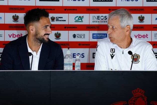 GaÃ«tan Laborde (OGC Nice) - Lucien Favre (entraineur de l OGC Nice) FOOTBALL : PrÃ sentation des nouvelles recrues de l™OGC Nice - Nice - 02 08 2022 NorbertScanella Panoramic 