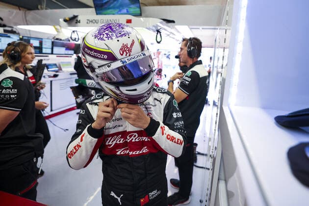 ZHOU Guanyu (chi), Alfa Romeo F1 Team ORLEN C42, portrait during the Formula 1 Heineken Dutch Grand Prix 2022, 15th round of the 2022 FIA Formula One World Championship, WM, Weltmeisterschaft from September 2 to 4, 2022 on the Zandvoort Circuit, in Netherlands, Belgium - F1 - DUTCH GRAND PRIX 2022 DPPI Panoramic  00122035_2R6_9325.JPG_