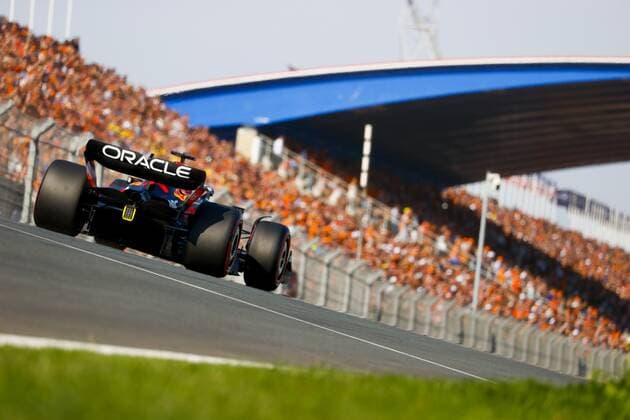 ZANDVOORT - Max Verstappen (Red Bull Racing) during the 2nd free practice session ahead of the F1 Grand Prix of the Netherlands at Circuit Zandvoort on September 2, 2022 in Zandvoort, Netherlands. KOEN VAN WEEL F1 Grand Prix of The Netherlands - Practice 2 2022 xVIxANPxSportx xxANPxIVx