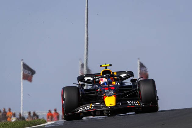 11 PEREZ Sergio (mex), Red Bull Racing RB18, action during the Formula 1 Heineken Dutch Grand Prix 2022, 15th round of the 2022 FIA Formula One World Championship, WM, Weltmeisterschaft from September 2 to 4, 2022 on the Zandvoort Circuit, in Netherlands, Belgium - F1 - DUTCH GRAND PRIX 2022 DPPI Panoramic  00122035__V2_5995.JPG_