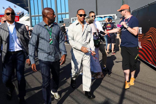 September 3, 2022, Zandvoort, Netherlands: September 3, 2022, Zandvoort, Netherlands: LEWIS HAMILTON of Mercedes arrives at the Formula 1 Dutch Grand Prix Qualifying Day 1 at Circuit Zandvoort on September 3, 2022 in Zandvoort, Netherlands. Zandvoort Netherlands - ZUMAz156 20220903_zip_z156_010 Copyright: xBeataxZawrzelx
