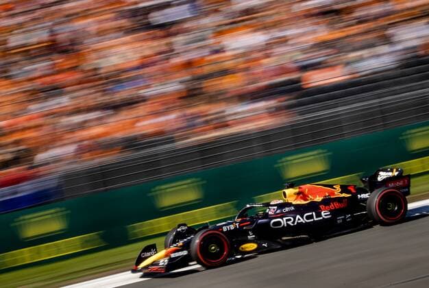 ZANDVOORT - Max Verstappen (1) with the Oracle Red Bull Racing RB18 Honda during the 3rd free practice session ahead of the F1 Grand Prix of the Netherlands at Circuit van Zandvoort on September 3, 2022 in Zandvoort, Netherlands. ANP SEM VAN DER WAL F1 Grand Prix of The Netherlands - Practice 3 2022 xVIxANPxSportx xxANPxIVx