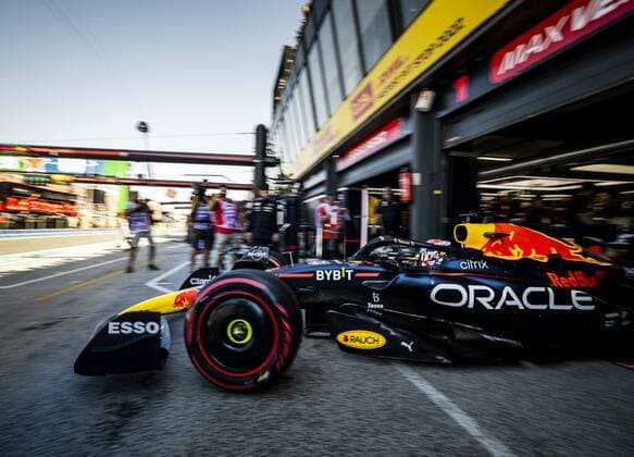 ZANDVOORT - Max Verstappen (Oracle Red Bull Racing) during the 3rd free practice session ahead of the F1 Grand Prix of the Netherlands at Circuit van Zandvoort on September 2, 2022 in Zandvoort, Netherlands. REMKO DE WAAL F1 Grand Prix of The Netherlands - Practice 3 2022 xVIxANPxSportx xxANPxIVx