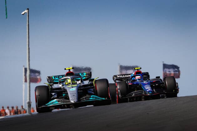 44 HAMILTON Lewis (gbr), Mercedes AMG F1 Team W13, action during the Formula 1 Heineken Dutch Grand Prix 2022, 15th round of the 2022 FIA Formula One World Championship, WM, Weltmeisterschaft from September 2 to 4, 2022 on the Zandvoort Circuit, in Netherlands, Belgium - F1 - DUTCH GRAND PRIX 2022 DPPI Panoramic  00122035__V2_6219