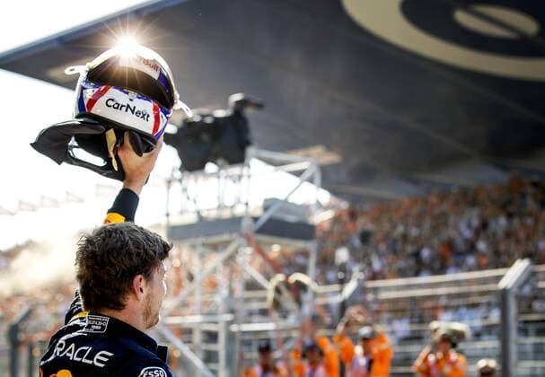 Sport Bilder des Tages ZANDVOORT - Max Verstappen (Oracle Red Bull Racing) after qualifying ahead of the F1 Grand Prix of the Netherlands at Circuit van Zandvoort on September 3, 2022 in Zandvoort, Netherlands. KOEN VAN WEEL F1 Grand Prix of The Netherlands - Qualifying 2022 xVIxANPxSportx xxANPxIVx
