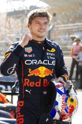 ZANDVOORT - Max Verstappen (Oracle Red Bull Racing) celebrates his pole position after qualifying for the F1 Grand Prix of the Netherlands at Circuit van Zandvoort on September 3, 2022 in Zandvoort, Netherlands. KOEN VAN WEEL F1 Grand Prix of The Netherlands - Qualifying 2022 xVIxANPxSportx xxANPxIVx