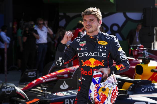 VERSTAPPEN Max (ned), Red Bull Racing RB18, portrait celebrating his pole position during the Formula 1 Heineken Dutch Grand Prix 2022, 15th round of the 2022 FIA Formula One World Championship, WM, Weltmeisterschaft from September 2 to 4, 2022 on the Zandvoort Circuit, in Netherlands, Belgium - F1 - DUTCH GRAND PRIX 2022 DPPI Panoramic  00122035_AV6_8050_1.JPG_