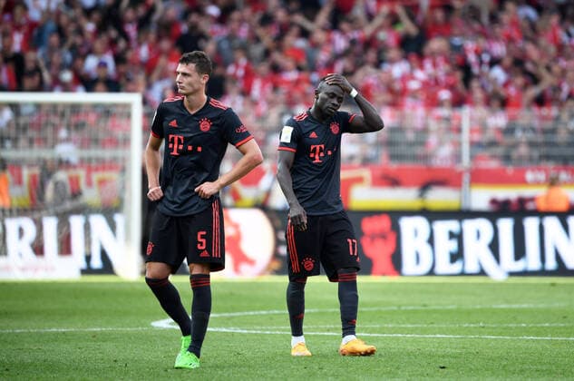 Bilder des Jahres 2022, Sport 09 September Sport Themen der Woche KW35 Fussball, Herren, Saison 2022 2023, 1. Bundesliga (5. Spieltag), 1. FC Union Berlin - FC Bayern München, v. l. Benjamin Pavard (FC Bayern München), Sadio Mane (FC Bayern München), Enttäuschung nach Abpfiff, 03.09. 2022, *** Football, men, season 2022 2023, 1 Bundesliga 5 matchday , 1 FC Union Berlin FC Bayern Munich, v l Benjamin Pavard FC Bayern Munich , Sadio Mane FC Bayern Munich , disappointment after the final whistle, 03 09 2022, Copyright: xSebastianxRäppold MatthiasxKochx