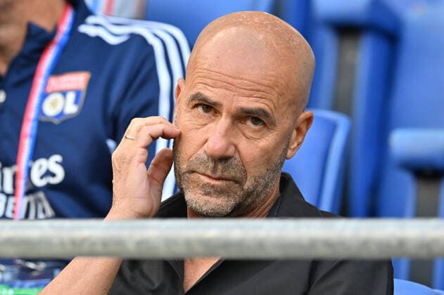 Fußball, Olympique Lyon - SCO Angers Peter Bosz (entraineur lyon) FOOTBALL: Olympique Lyonnais vs SCO Angers - Ligue 1 - 03 09 2022 FredericChambert Panoramic 