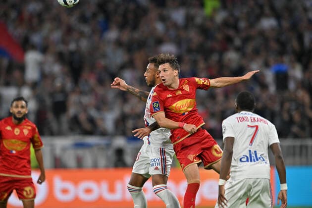 Fußball, Olympique Lyon - SCO Angers Corentin Tolisso (lyon) vs (angers) FOOTBALL: Olympique Lyonnais vs SCO Angers - Ligue 1 - 03 09 2022 FredericChambert Panoramic 