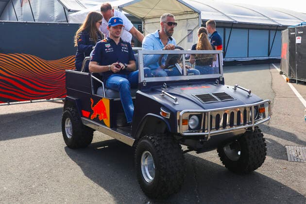 September 4, 2022, Zandvoort, Netherlands: September 4, 2022, Zandvoort, Netherlands: MAX VERSTAPPEN of Red Bull Racing arrives at the Formula 1 Dutch Grand Prix race day at Circuit Zandvoort on September 4, 2022 in Zandvoort, Netherlands. Zandvoort Netherlands - ZUMAz156 20220904_zip_z156_001 Copyright: xBeataxZawrzelx