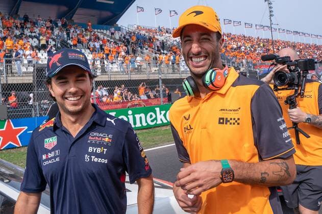 ZANDVOORT , 01-09-2022 , CM.com circuit zandvoort , Formula 1 Dutch Grand Prix 2022 - Sunday , Sergio Perez (l) and Daniel Ricciardo (r) Formula 1 Dutch Grand Prix 2022 Sunday  x18121095x Copyright: