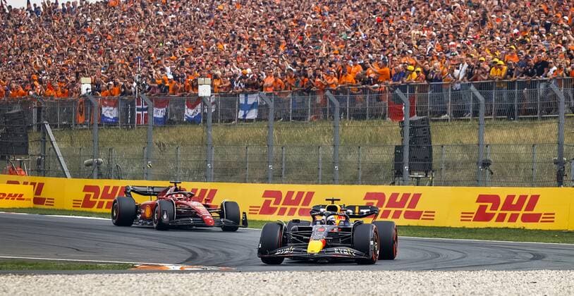 ZANDVOORT - Charles Leclerc (Ferrari), Max Verstappen (Oracle Red Bull Racing) (lr) during the F1 Grand Prix of the Netherlands at Circuit van Zandvoort on September 4, 2022 in Zandvoort, Netherlands. ANP SEM VAN DER WAL F1 Grand Prix of The Netherlands 2022 xVIxANPxSportx xxANPxIVx