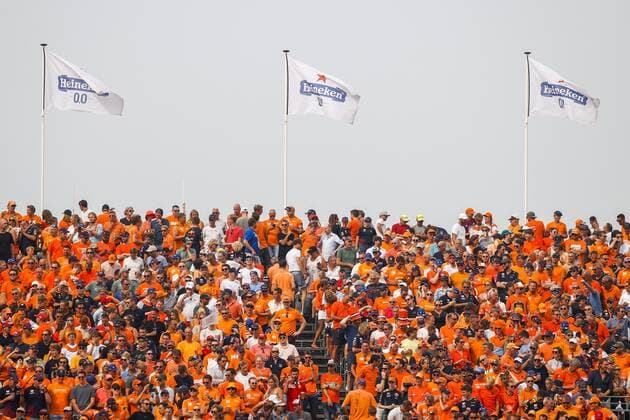 ZANDVOORT - Atmospheric image of a full grandstand with spectators in orange during the F1 Grand Prix of the Netherlands at the Circuit of Zandvoort on September 4, 2022 in Zandvoort, the Netherlands. ANP SEM VAN DER WAL F1 Grand Prix of The Netherlands 2022 xVIxANPxSportx xxANPxIVx
