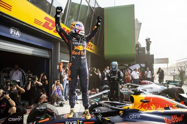 ZANDVOORT - Max Verstappen (Oracle Red Bull Racing) cheers after winning the F1 Grand Prix of the Netherlands at Circuit Zandvoort on September 4, 2022 in Zandvoort, Netherlands. ANP SEM VAN DER WAL F1 Grand Prix of The Netherlands 2022 xVIxANPxSportx xxANPxIVx